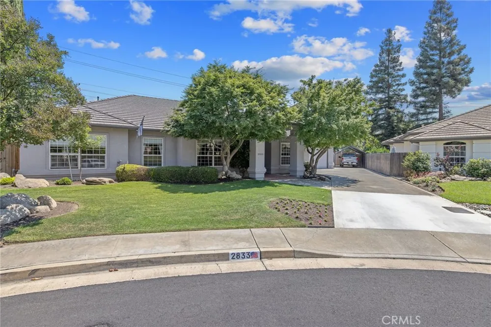 2833 E Laura Court Visalia, CA 93292