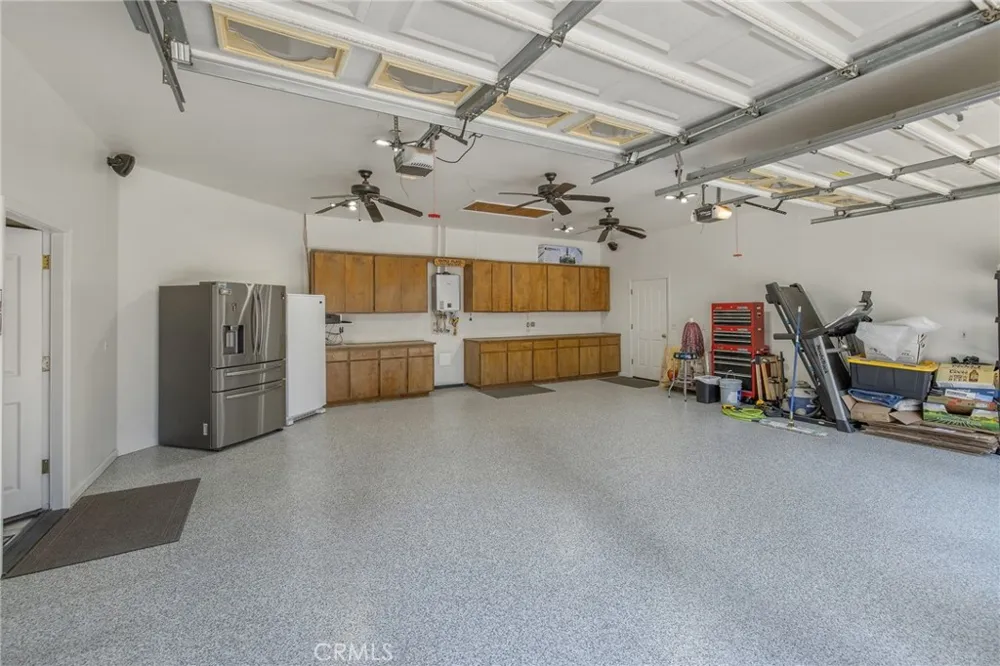 2833 E Laura Court Visalia, CA 93292