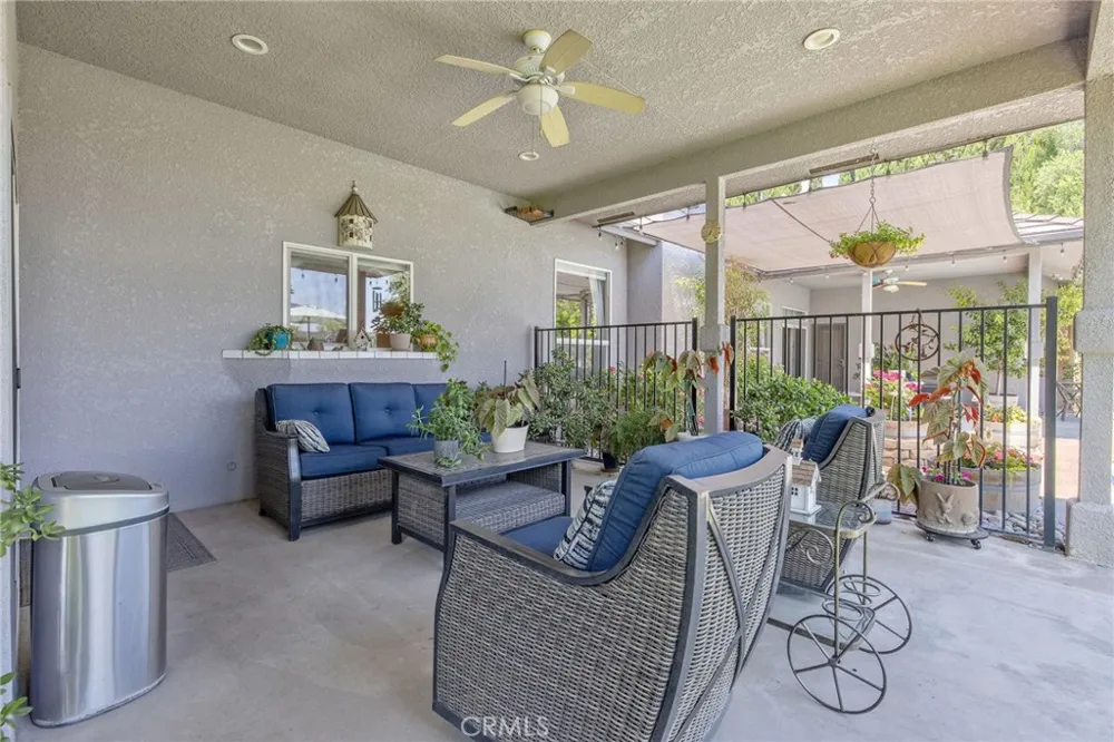 2833 E Laura Court Visalia, CA 93292