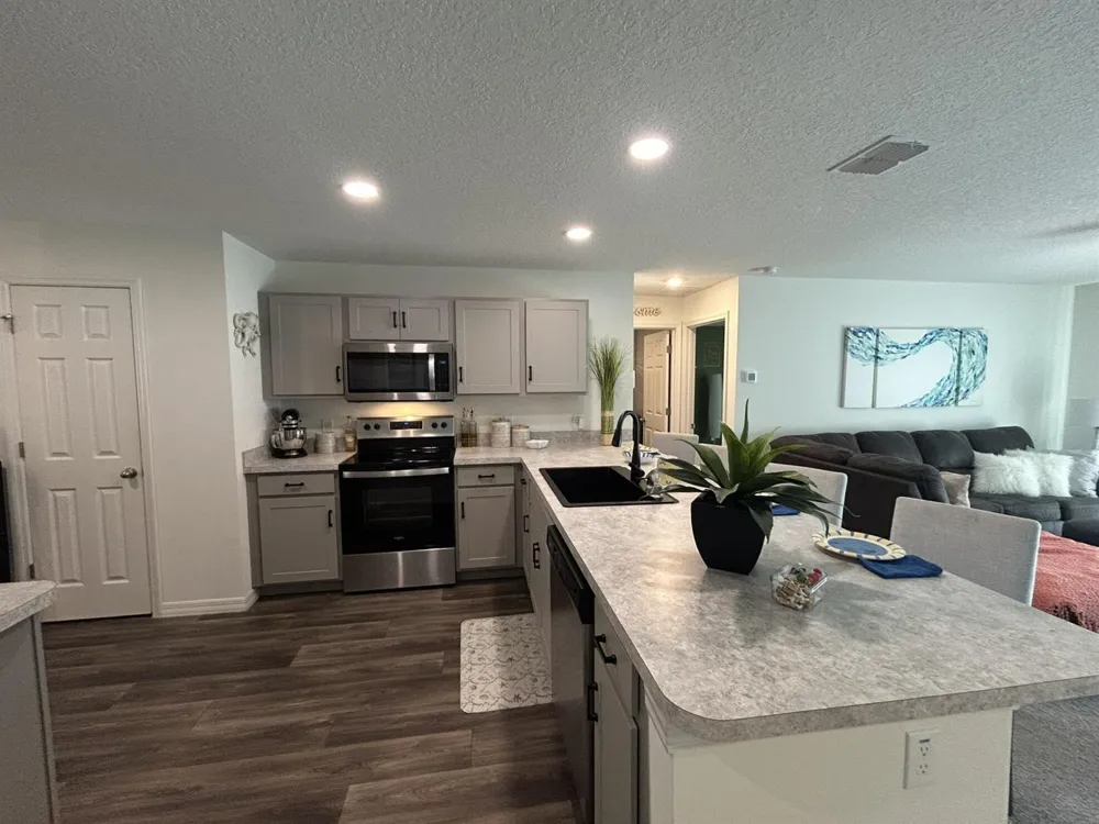 1014 Hammacher Avenue SW Palm Bay, FL 32908