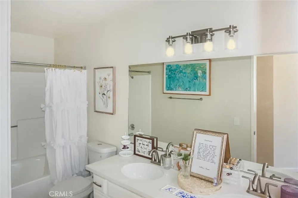 11062 Willow Adelanto, CA 92301