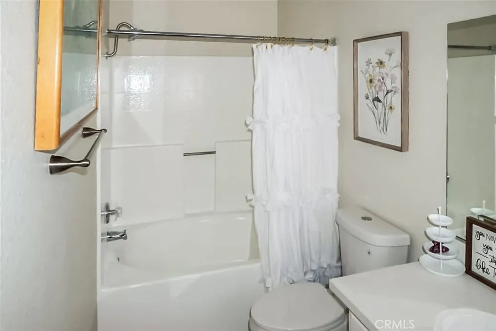 11062 Willow Adelanto, CA 92301