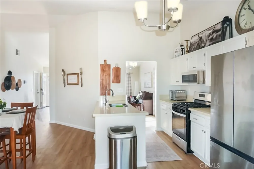11062 Willow Adelanto, CA 92301