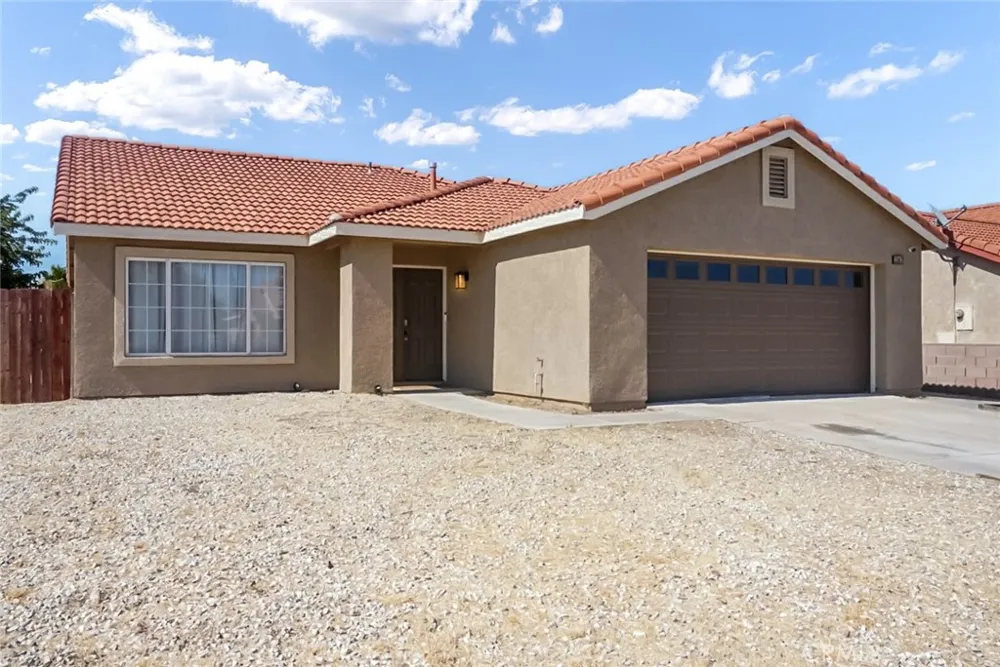 11062 Willow Adelanto, CA 92301