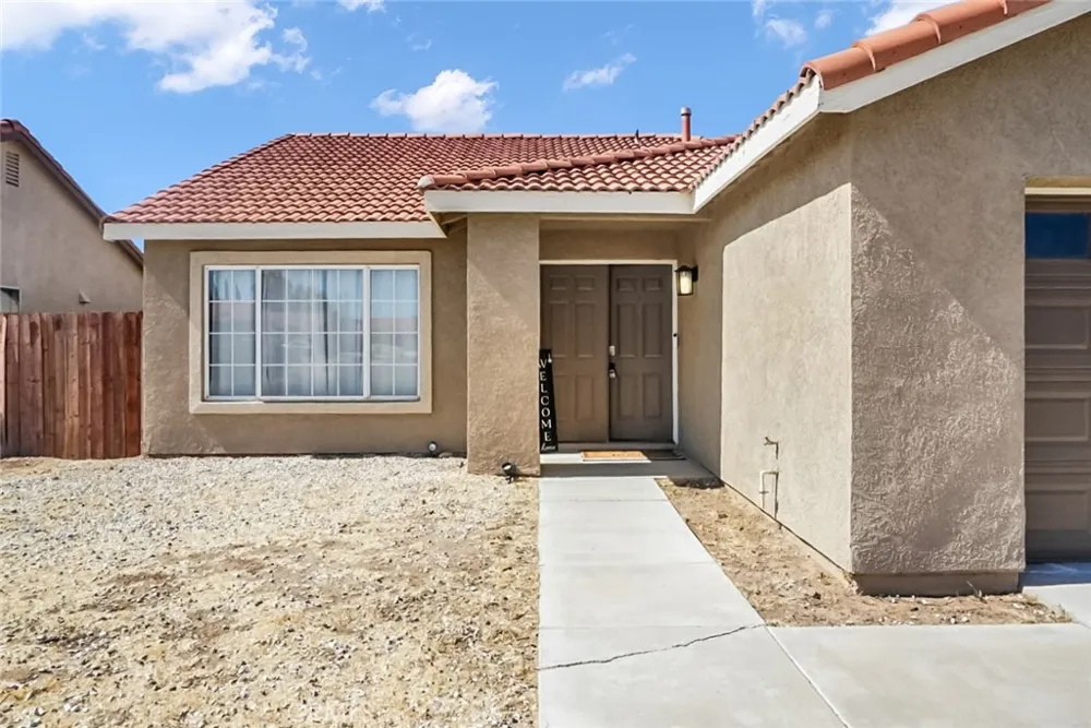 11062 Willow Adelanto, CA 92301