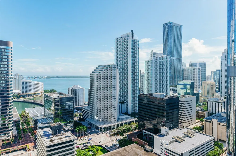 68 SE 6th St #2601 Miami, FL 33131