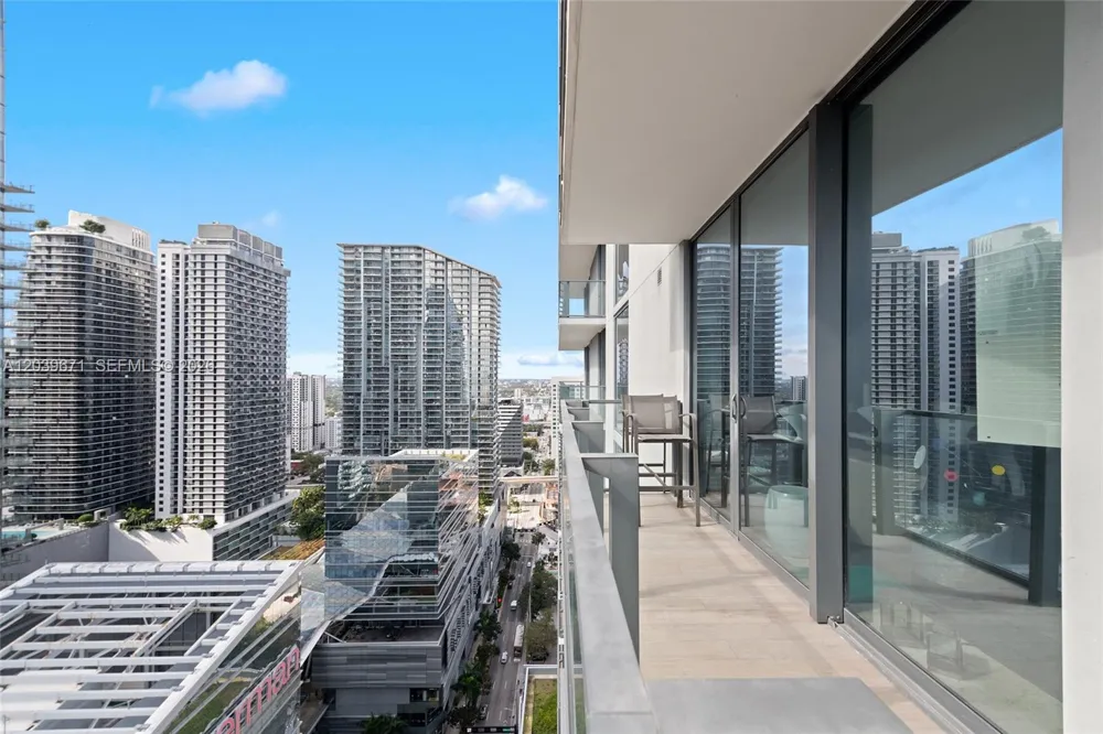 68 SE 6th St #2601 Miami, FL 33131