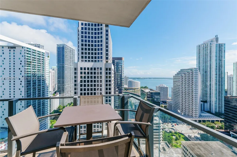 68 SE 6th St #2601 Miami, FL 33131