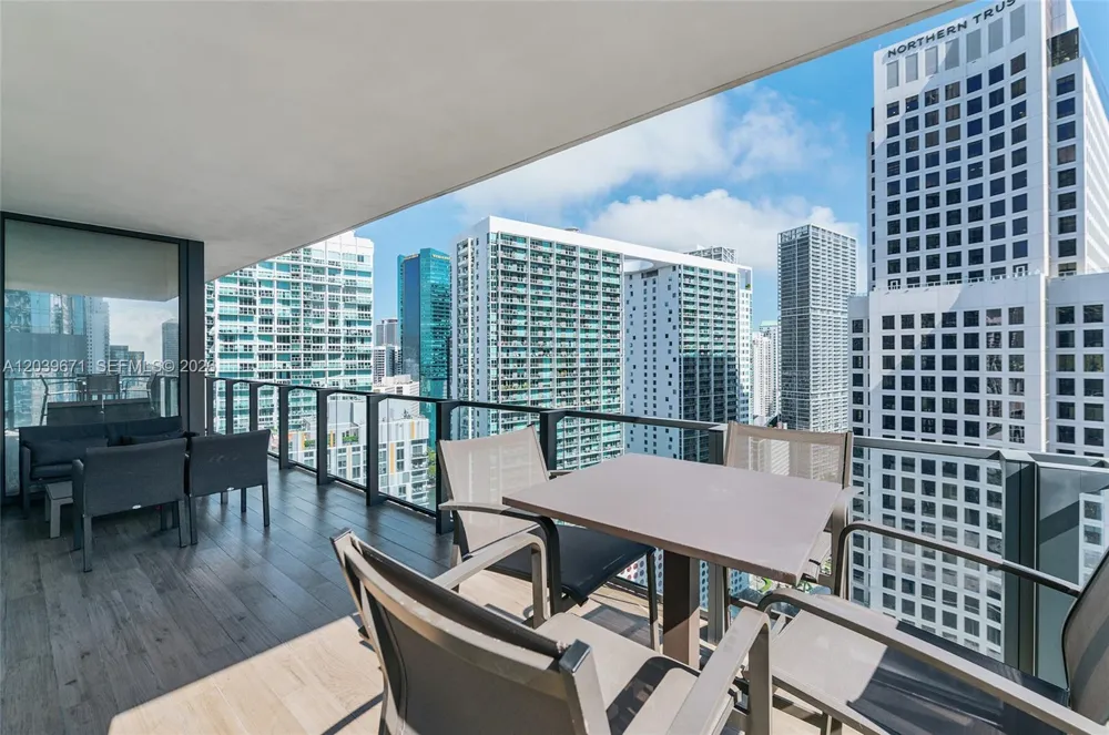 68 SE 6th St #2601 Miami, FL 33131