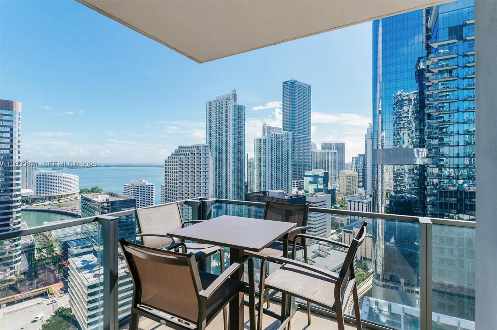 68 SE 6th St #2601 Miami, FL 33131