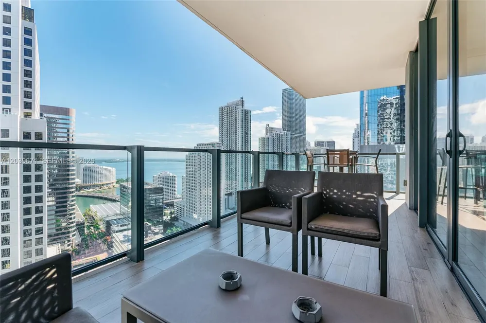 68 SE 6th St #2601 Miami, FL 33131