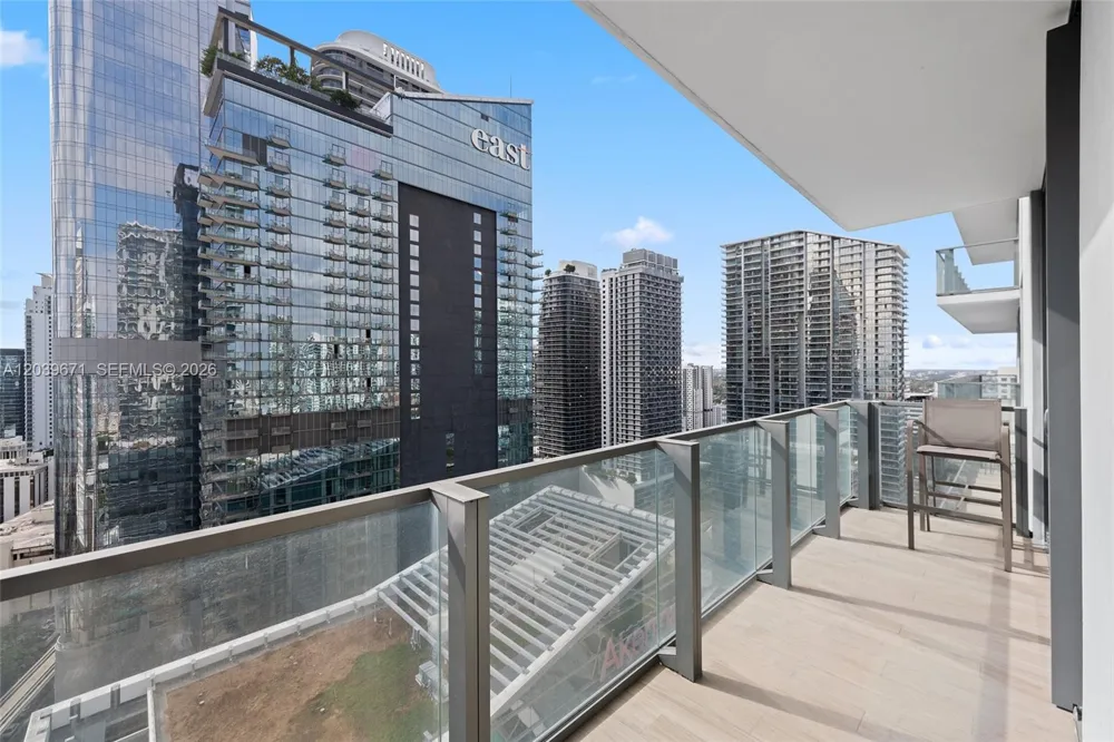 68 SE 6th St #2601 Miami, FL 33131