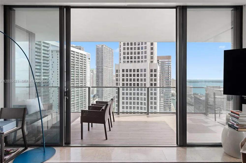 68 SE 6th St #2601 Miami, FL 33131