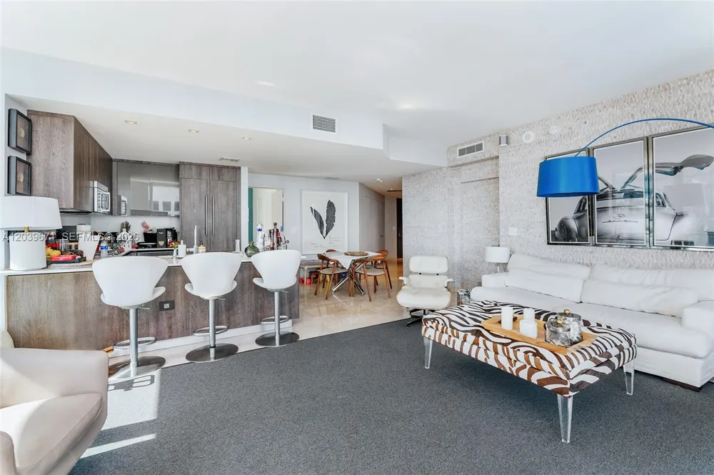 68 SE 6th St #2601 Miami, FL 33131
