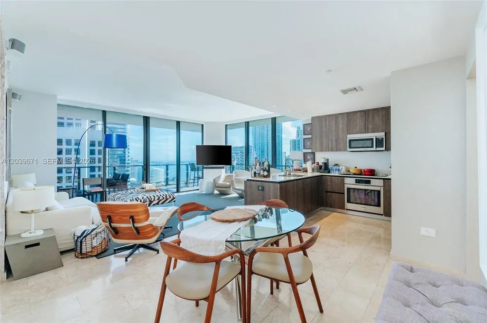 68 SE 6th St #2601 Miami, FL 33131