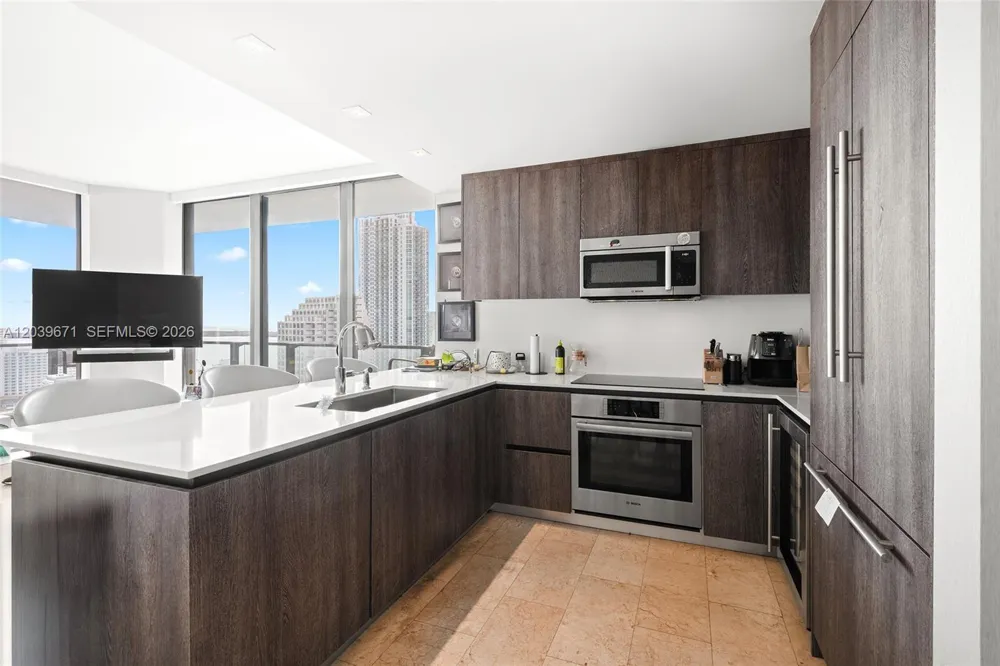68 SE 6th St #2601 Miami, FL 33131