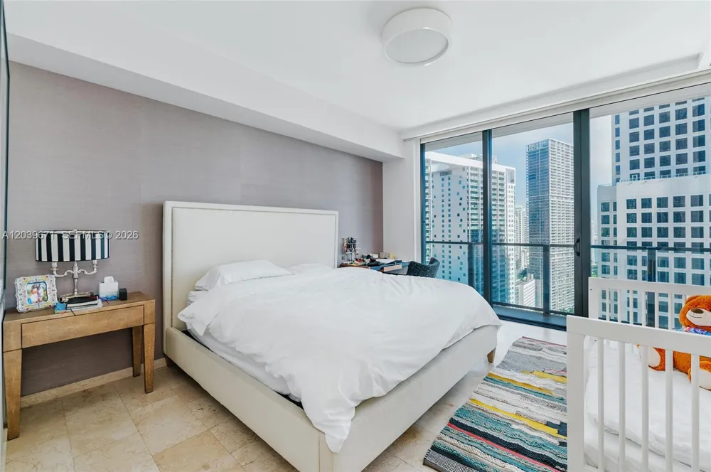 68 SE 6th St #2601 Miami, FL 33131