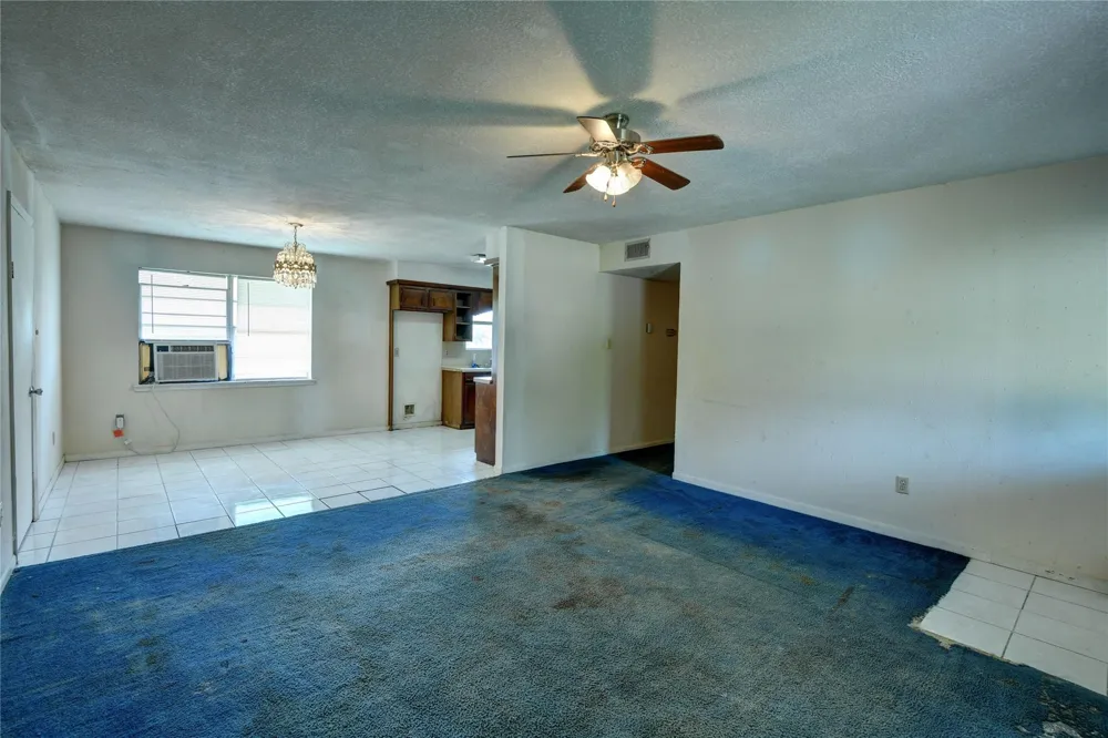 921 E 3rd Street Bellville, TX 77418