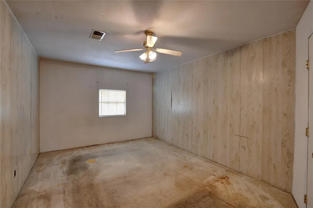 921 E 3rd Street Bellville, TX 77418