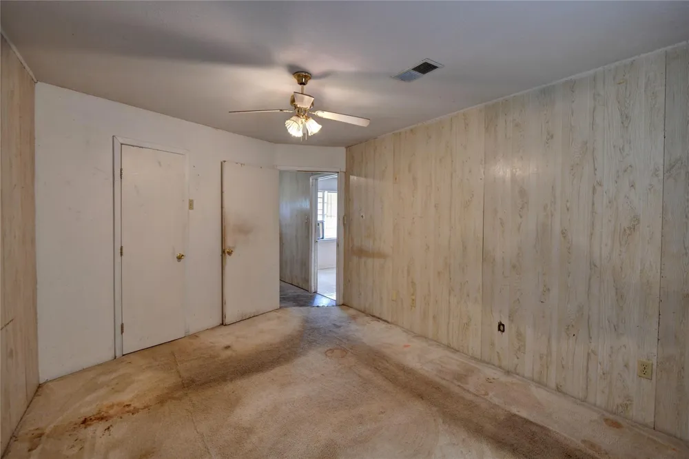 921 E 3rd Street Bellville, TX 77418