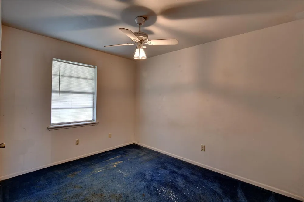 921 E 3rd Street Bellville, TX 77418