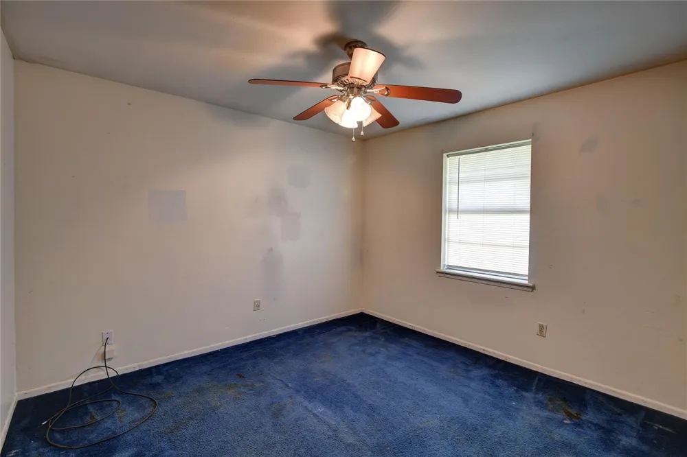 921 E 3rd Street Bellville, TX 77418