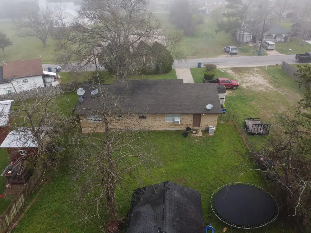 921 E 3rd Street Bellville, TX 77418