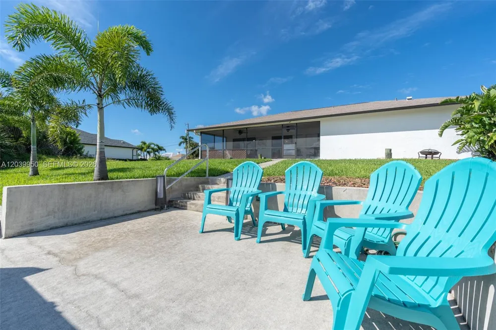 2219 SE 19 PL Cape Coral, FL 33990