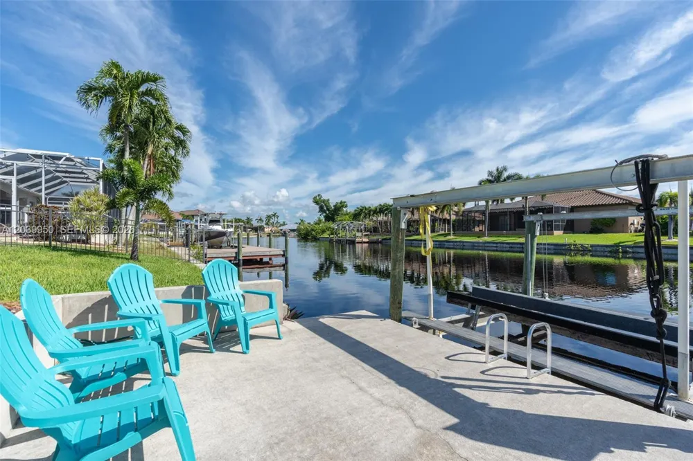 2219 SE 19 PL Cape Coral, FL 33990