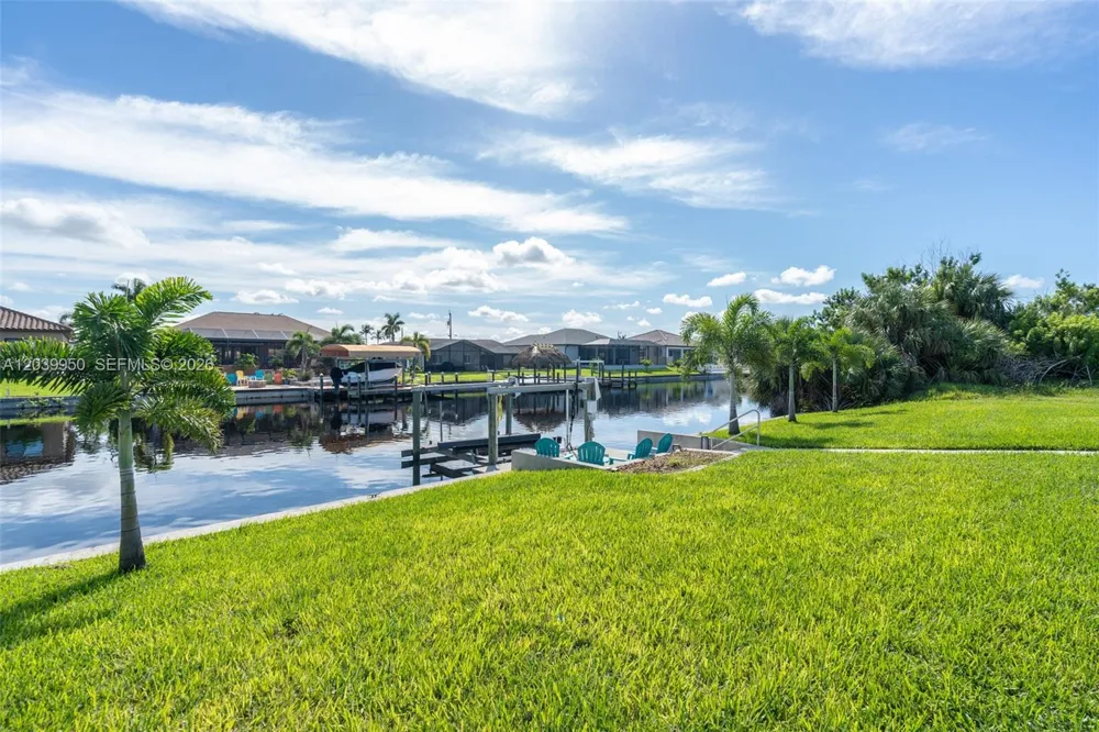 2219 SE 19 PL Cape Coral, FL 33990