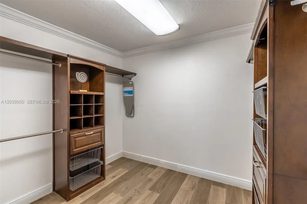 2219 SE 19 PL Cape Coral, FL 33990