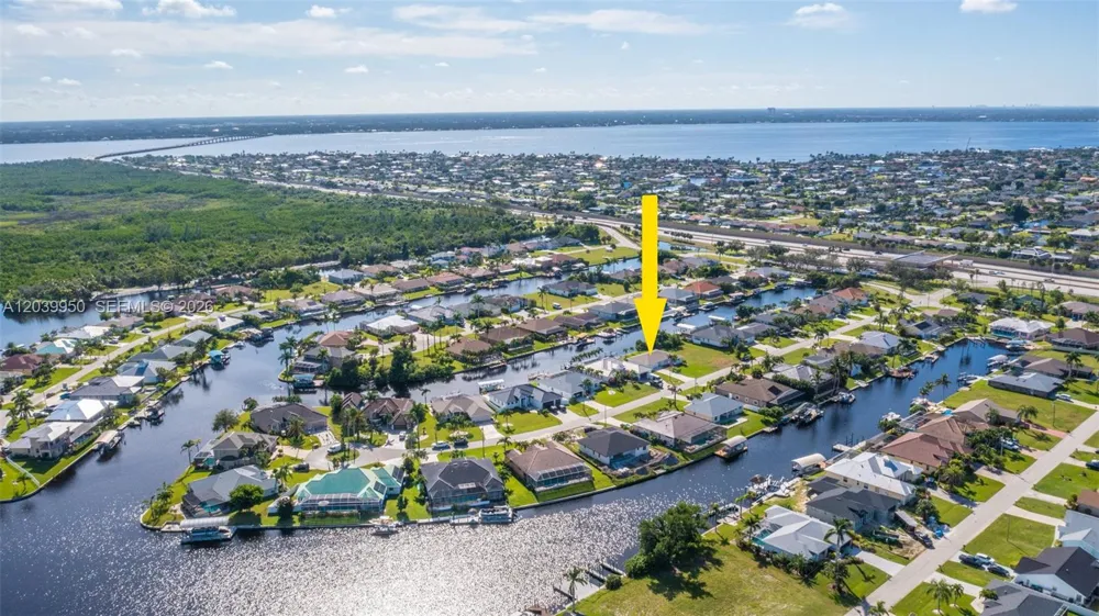 2219 SE 19 PL Cape Coral, FL 33990