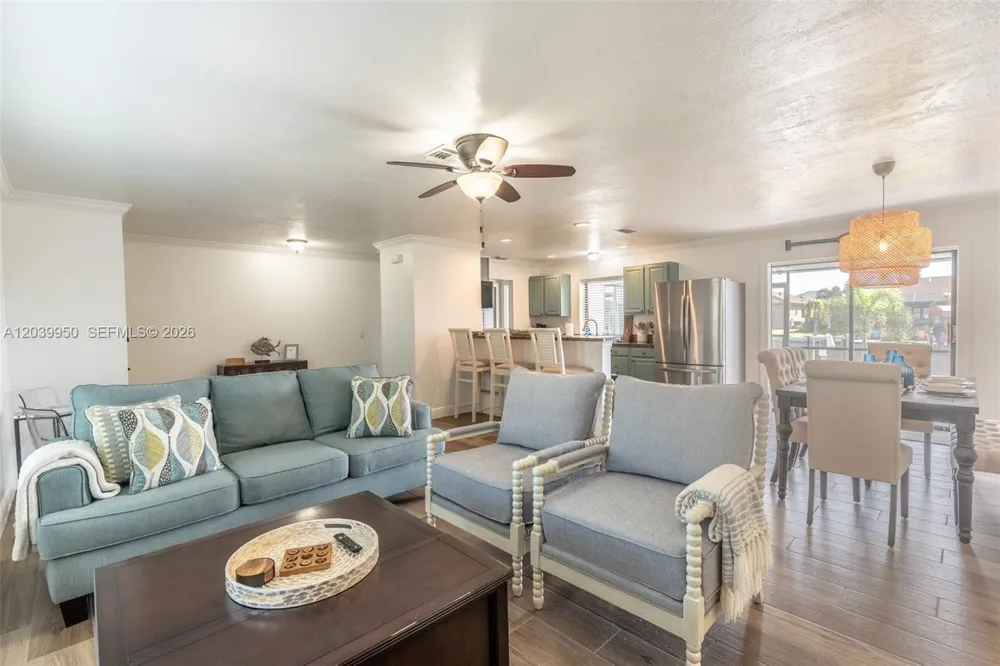 2219 SE 19 PL Cape Coral, FL 33990