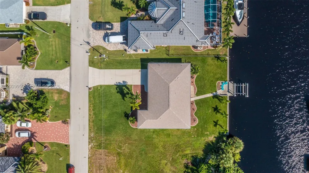 2219 SE 19 PL Cape Coral, FL 33990
