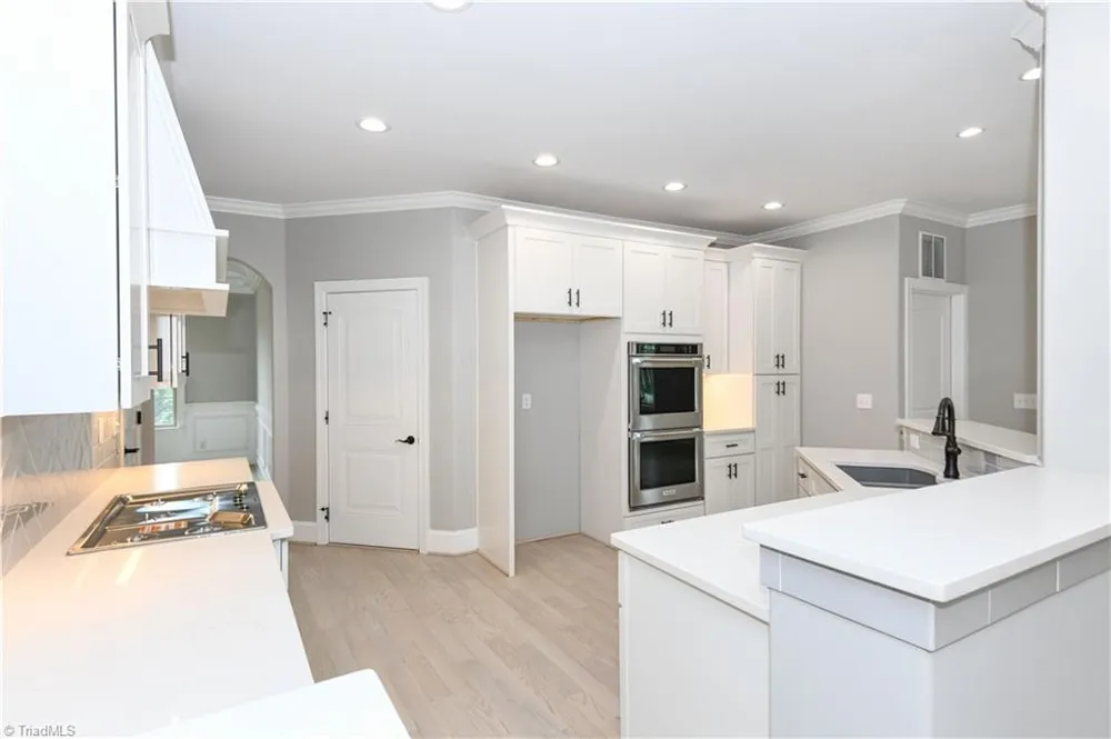5483 Meadowlark Court Winston-Salem, NC 27106