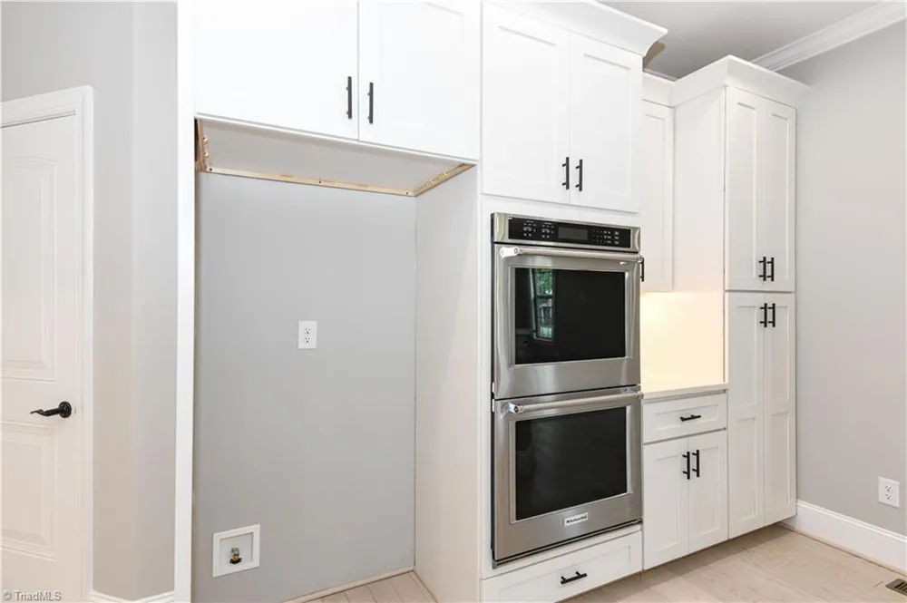 5483 Meadowlark Court Winston-Salem, NC 27106