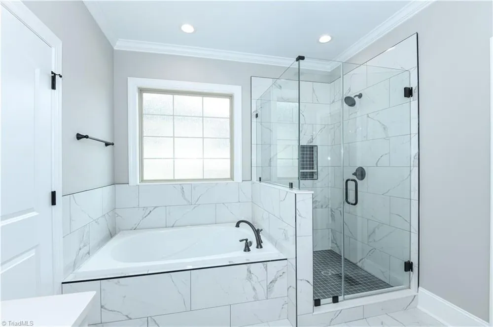 5483 Meadowlark Court Winston-Salem, NC 27106
