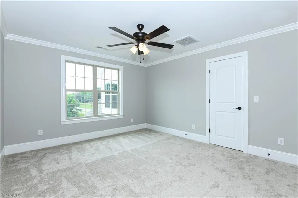 5483 Meadowlark Court Winston-Salem, NC 27106