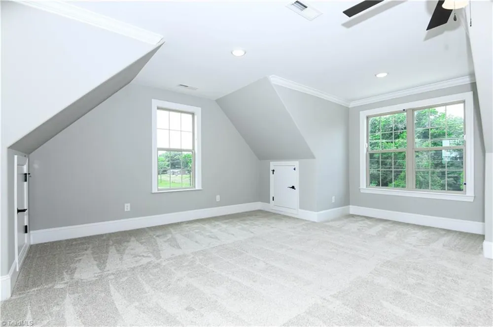 5483 Meadowlark Court Winston-Salem, NC 27106