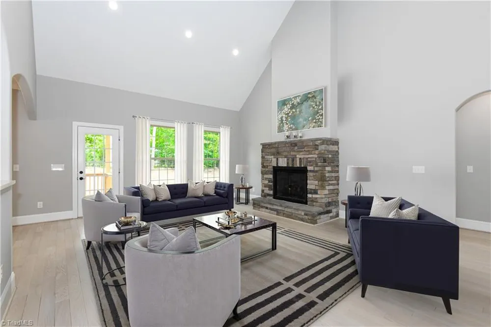 5483 Meadowlark Court Winston-Salem, NC 27106