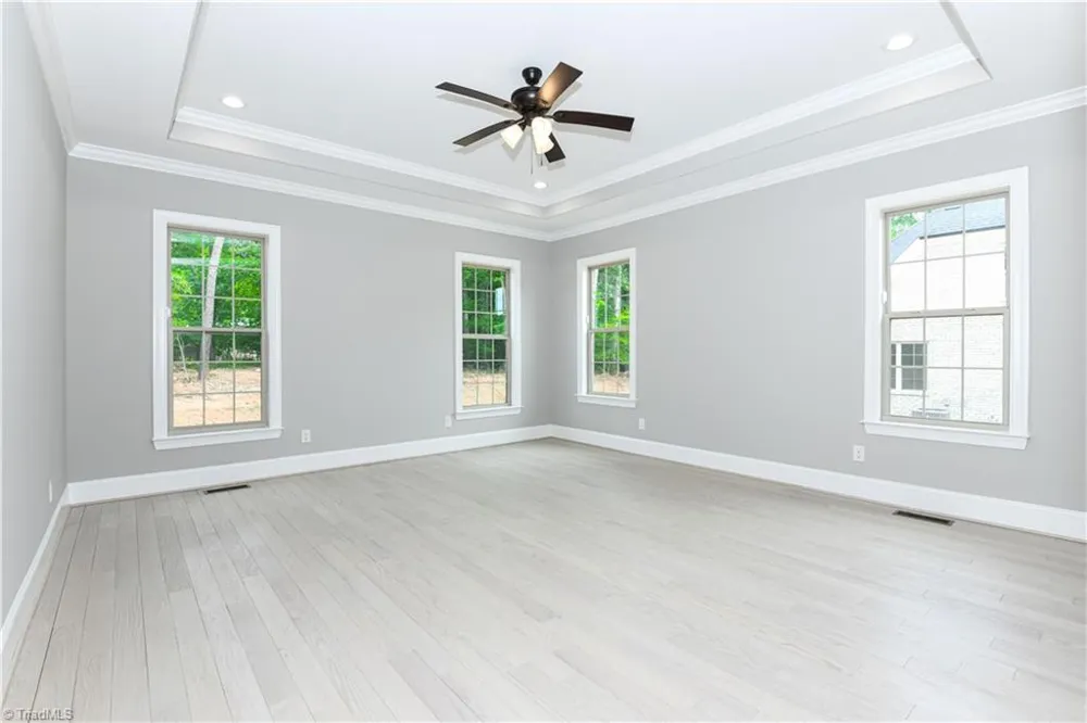 5483 Meadowlark Court Winston-Salem, NC 27106