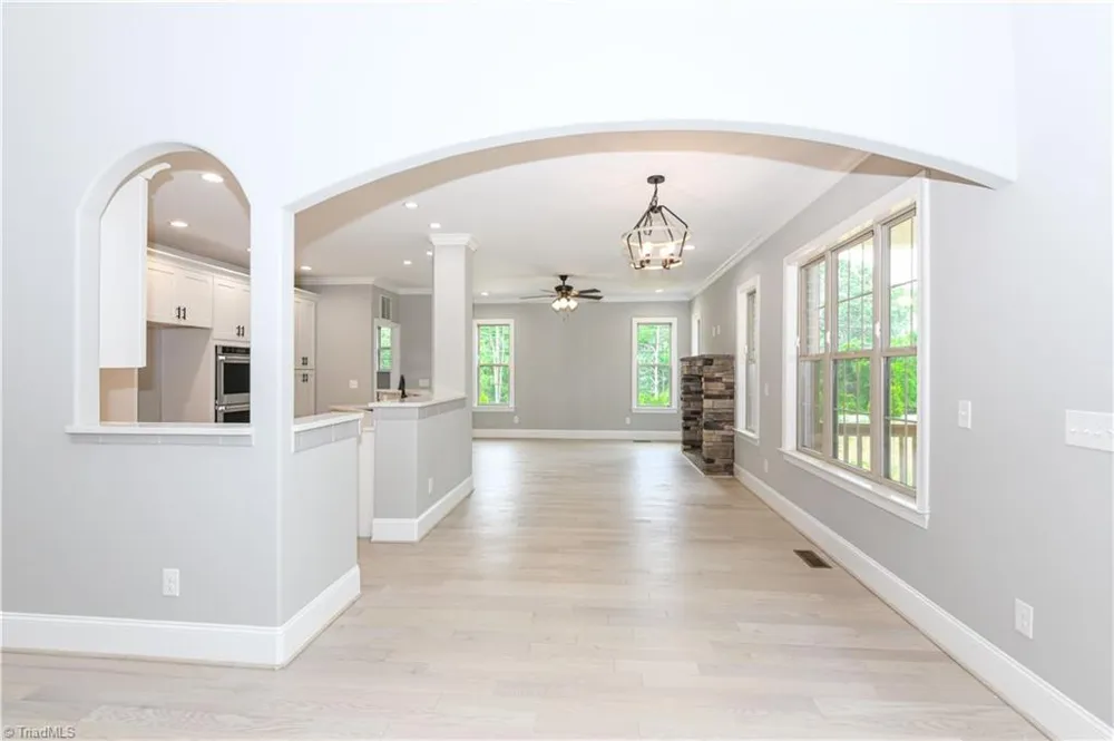 5483 Meadowlark Court Winston-Salem, NC 27106