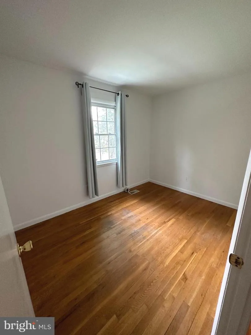 13524 ELLENDALE DRIVE Chantilly, VA 20151