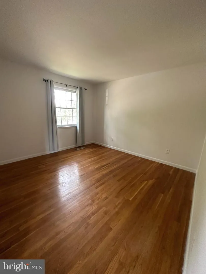 13524 ELLENDALE DRIVE Chantilly, VA 20151