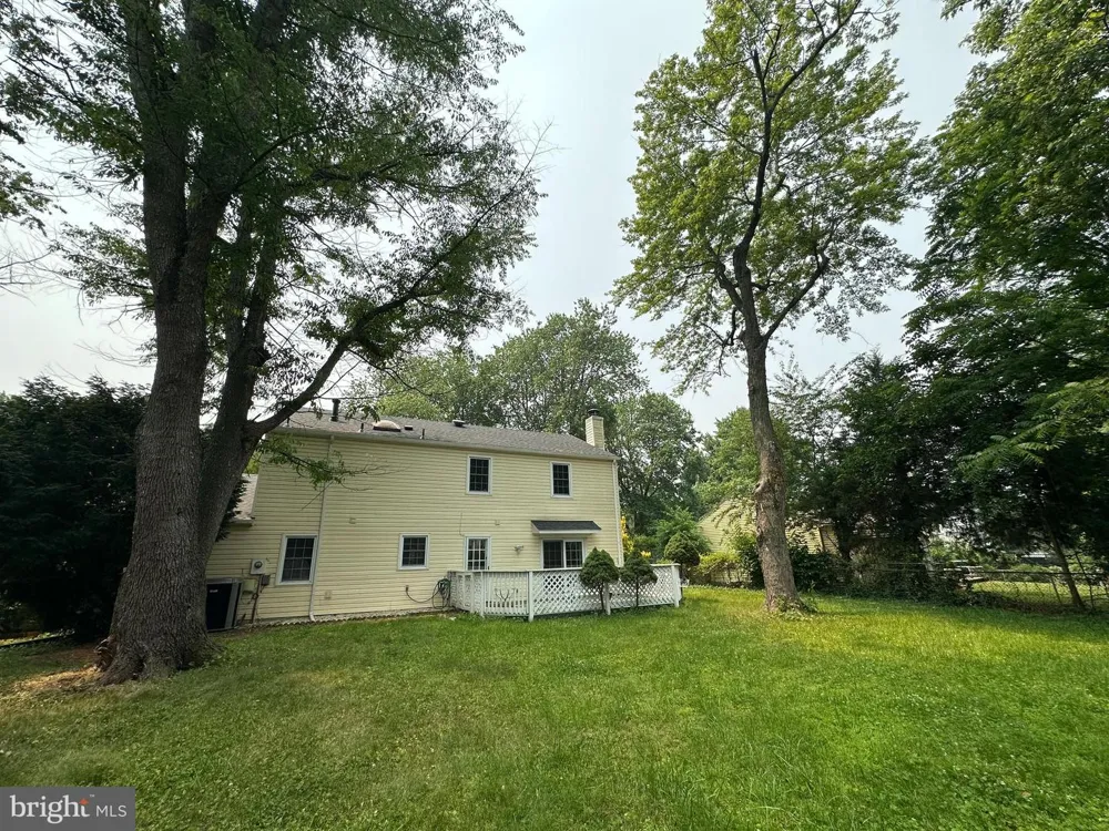 13524 ELLENDALE DRIVE Chantilly, VA 20151