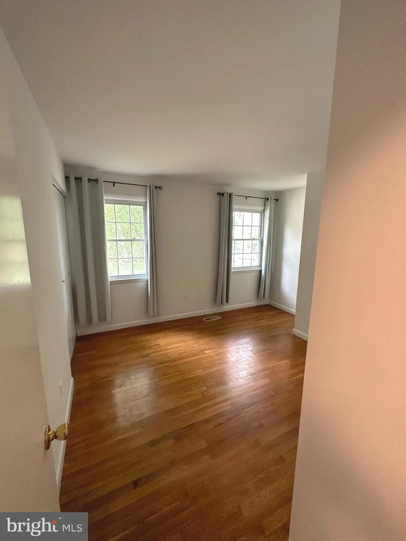 13524 ELLENDALE DRIVE Chantilly, VA 20151