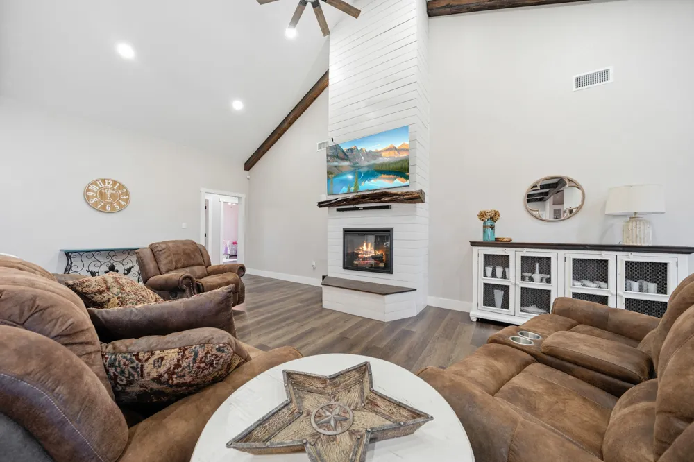 372 County Road 2547 Meridian, TX 76665