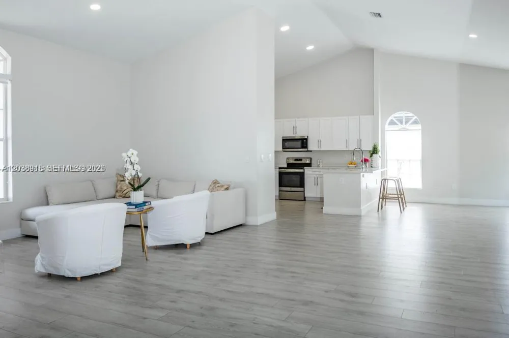 8325 NW 161st Ter Miami Lakes, FL 33016