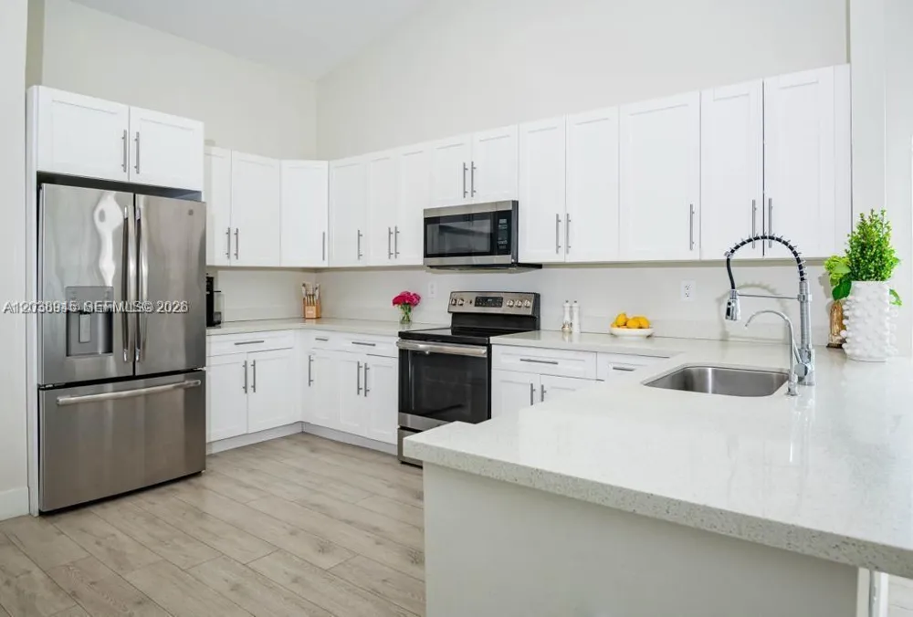 8325 NW 161st Ter Miami Lakes, FL 33016