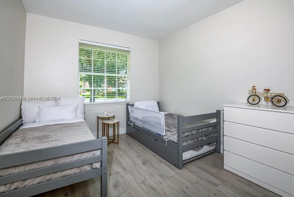 8325 NW 161st Ter Miami Lakes, FL 33016